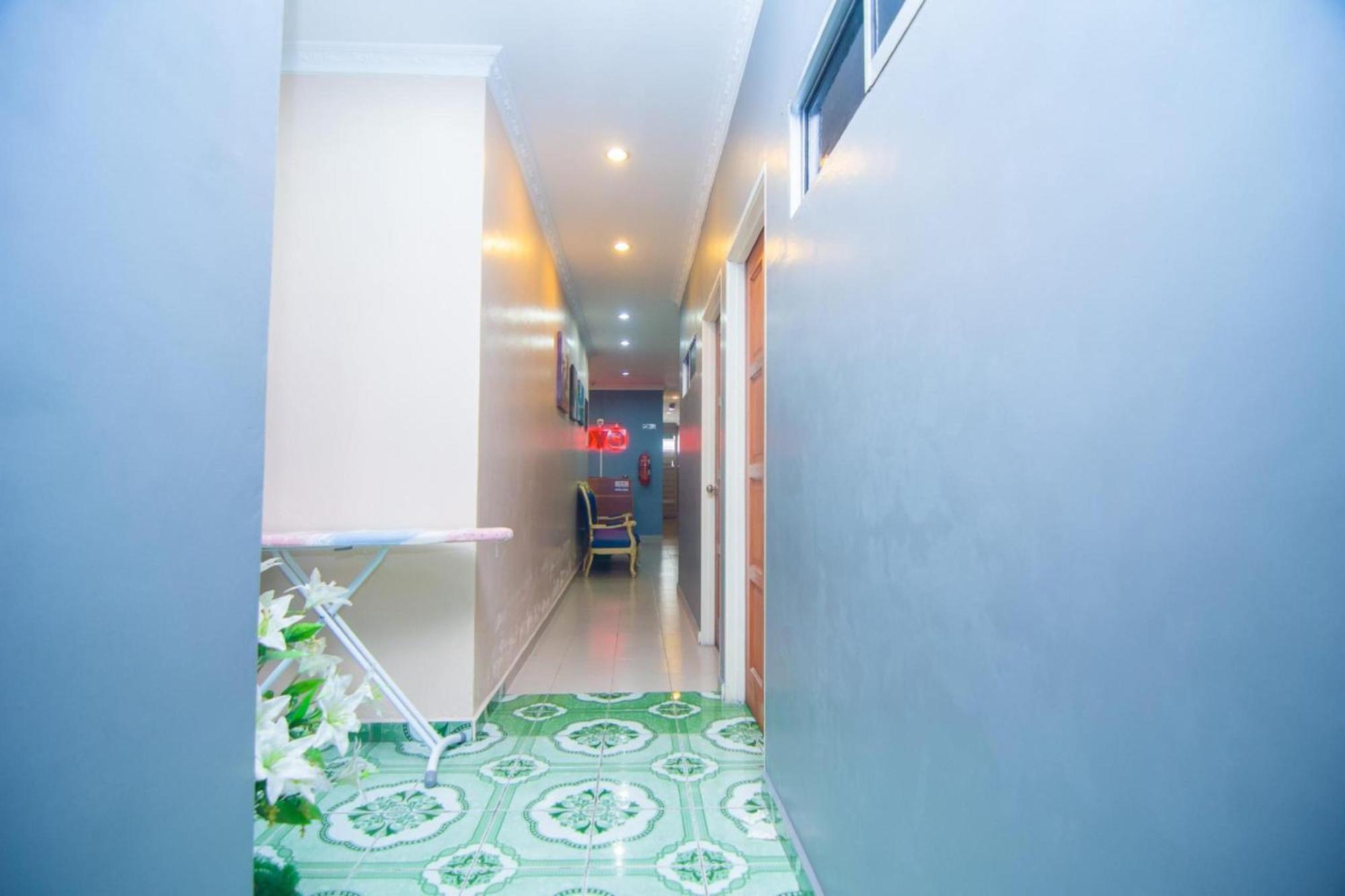 Oyo 1224 Hotel Hajah Rohayah Tanjong Malim Exterior photo